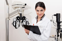 Офтальмологическое обследование стандартное: авторефрактометрия, визометрия