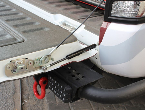 Амортизатор задней двери Omsa (металл) Fiat Fullback 2016-2020