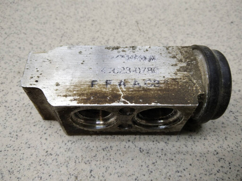 Клапан кондиционера Hyundai i20 (PB) 2008-2012 (УТ000211341) Оригинальный номер 976261J000